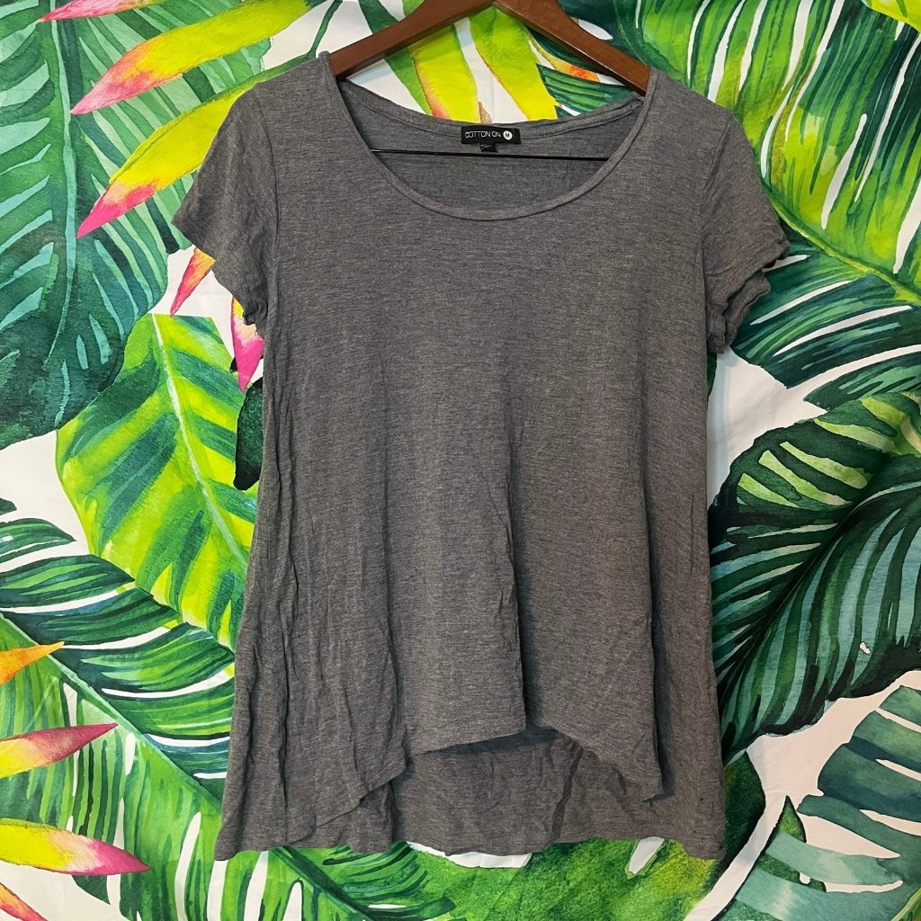 Cotton: On M Classic Simple Minimalist Grey Medium School College Neutral Tee